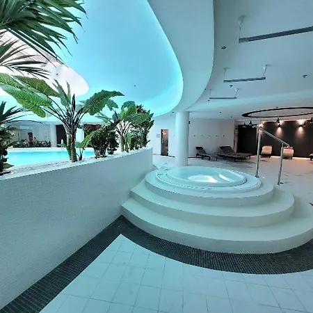 Appartamento Hanza Tower Sky - 21 Spa Sauna & Jacuzzi & Pool *