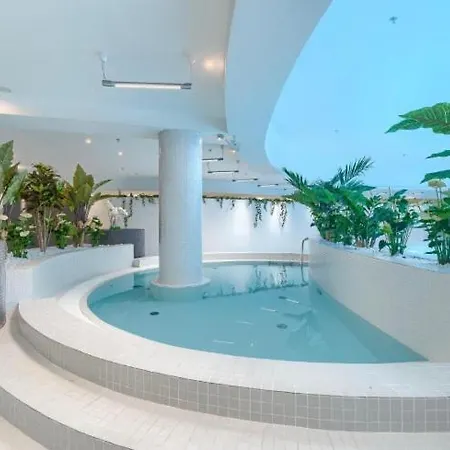 Hanza Tower Sky - 21 Spa Sauna & Jacuzzi & Pool Appartamento *