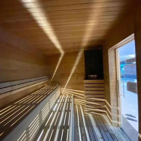 Hanza Tower Sky - 21 Spa Sauna & Jacuzzi & Pool Appartamento